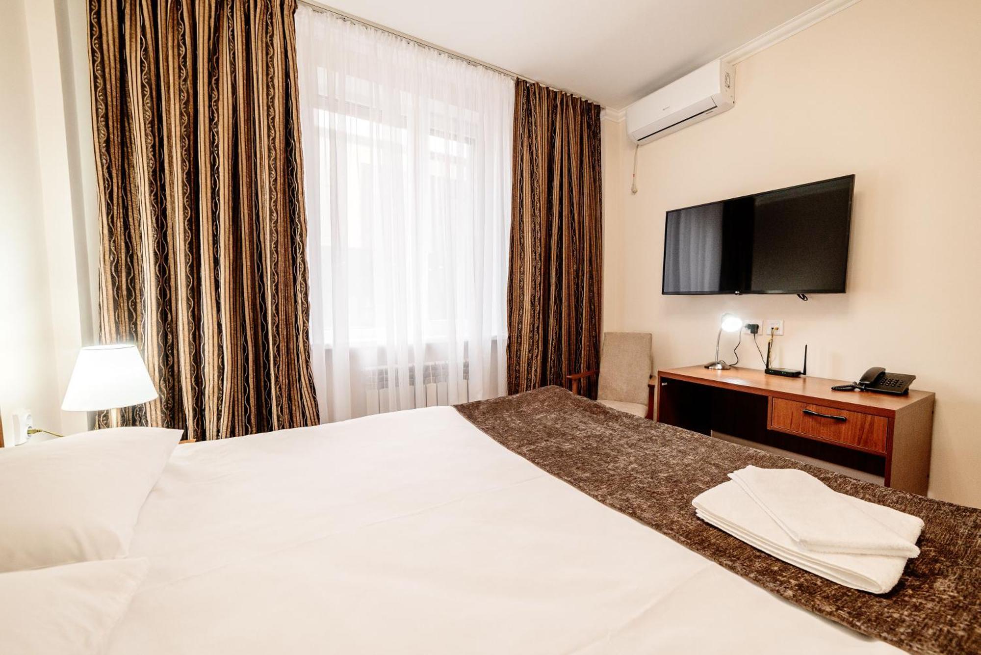 Chagala Hotel Aksai Aksay Eksteriør billede
